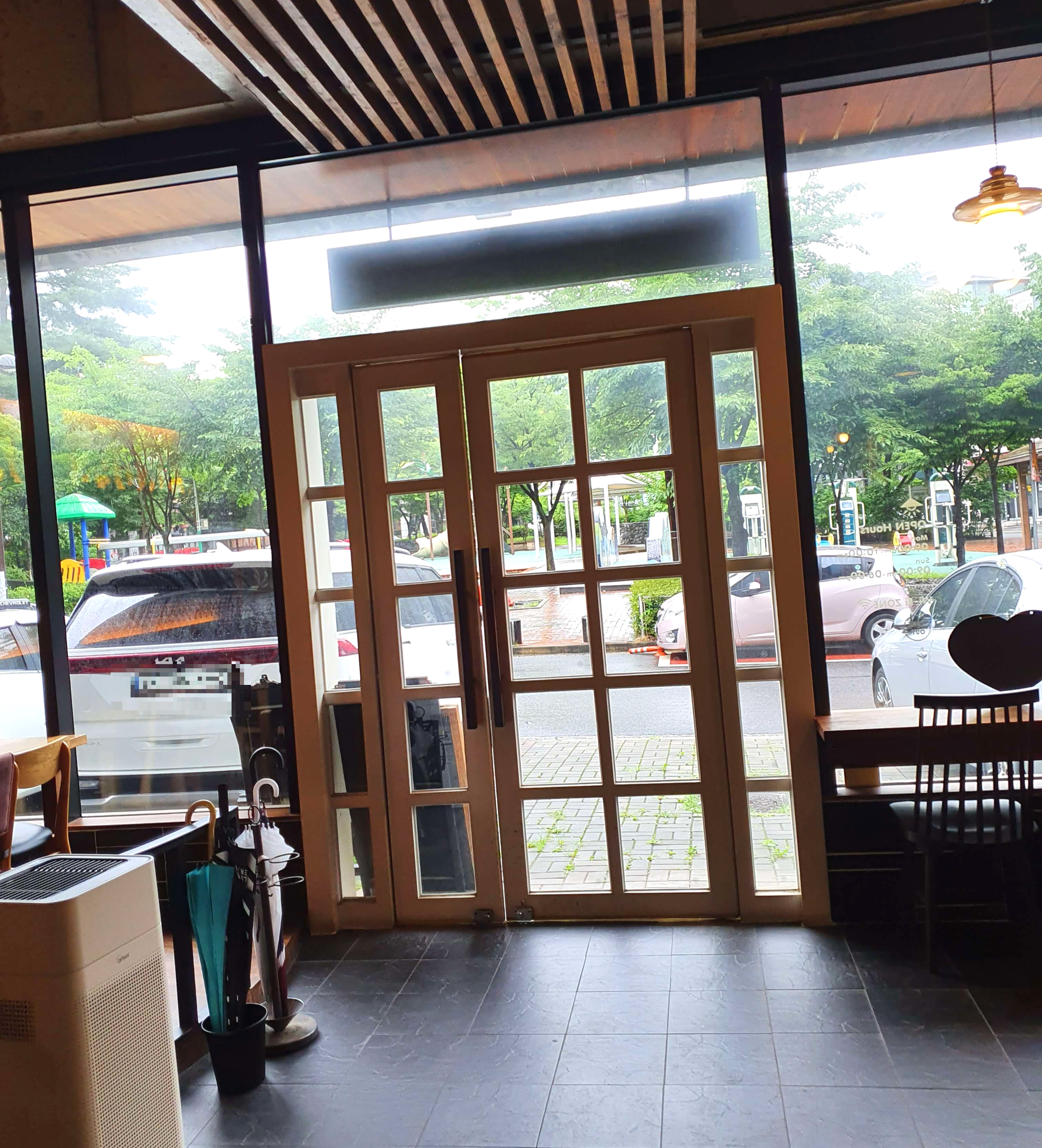 나쿠펜다 매장 출입문