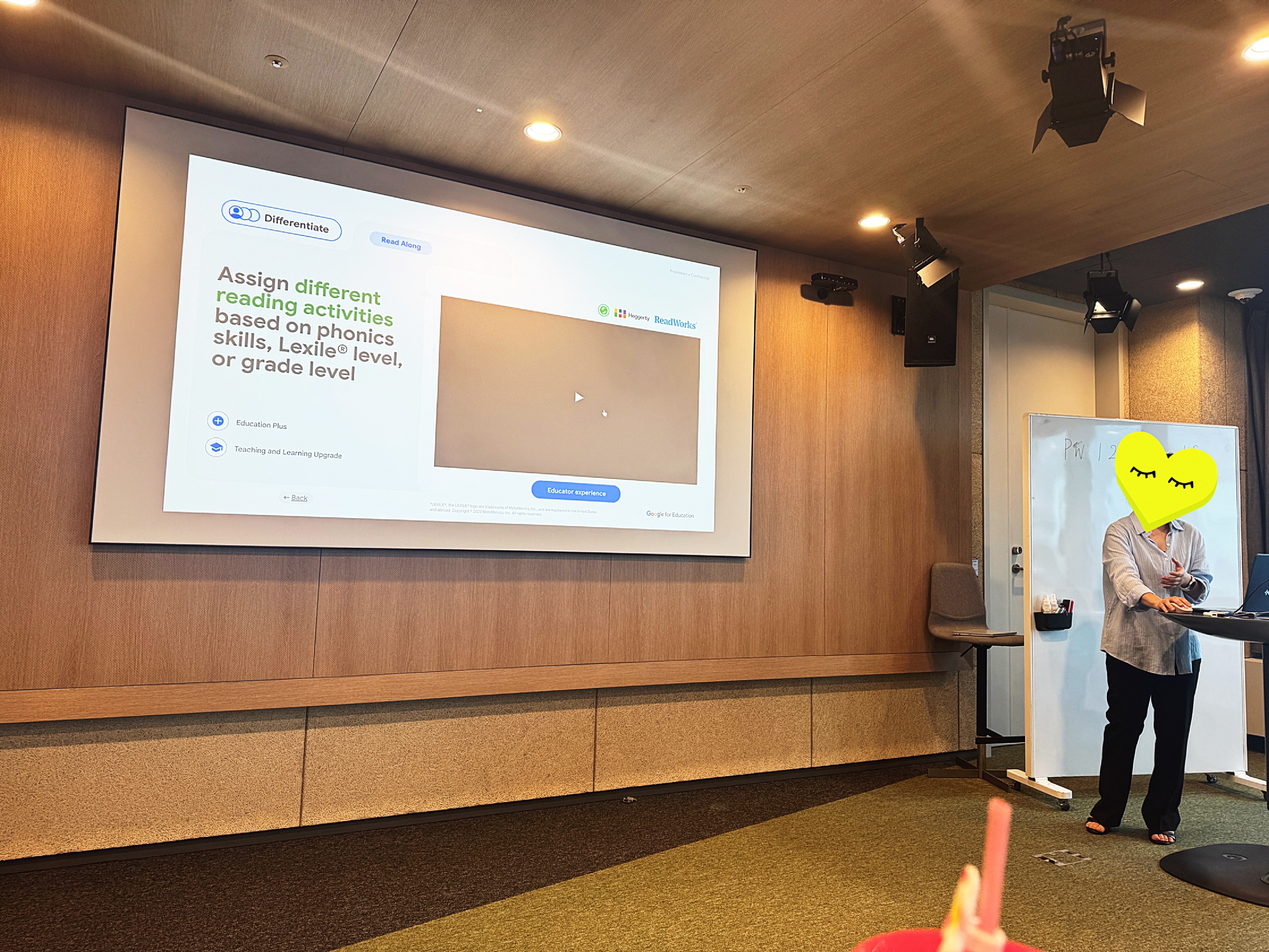 구글코리아 AIDT 연수에서 Read Along 프로그램의 기능과 활용 방법을 소개하는 화면 – 발음 교정, 읽기 습관 형성, 수준별 학습 지원