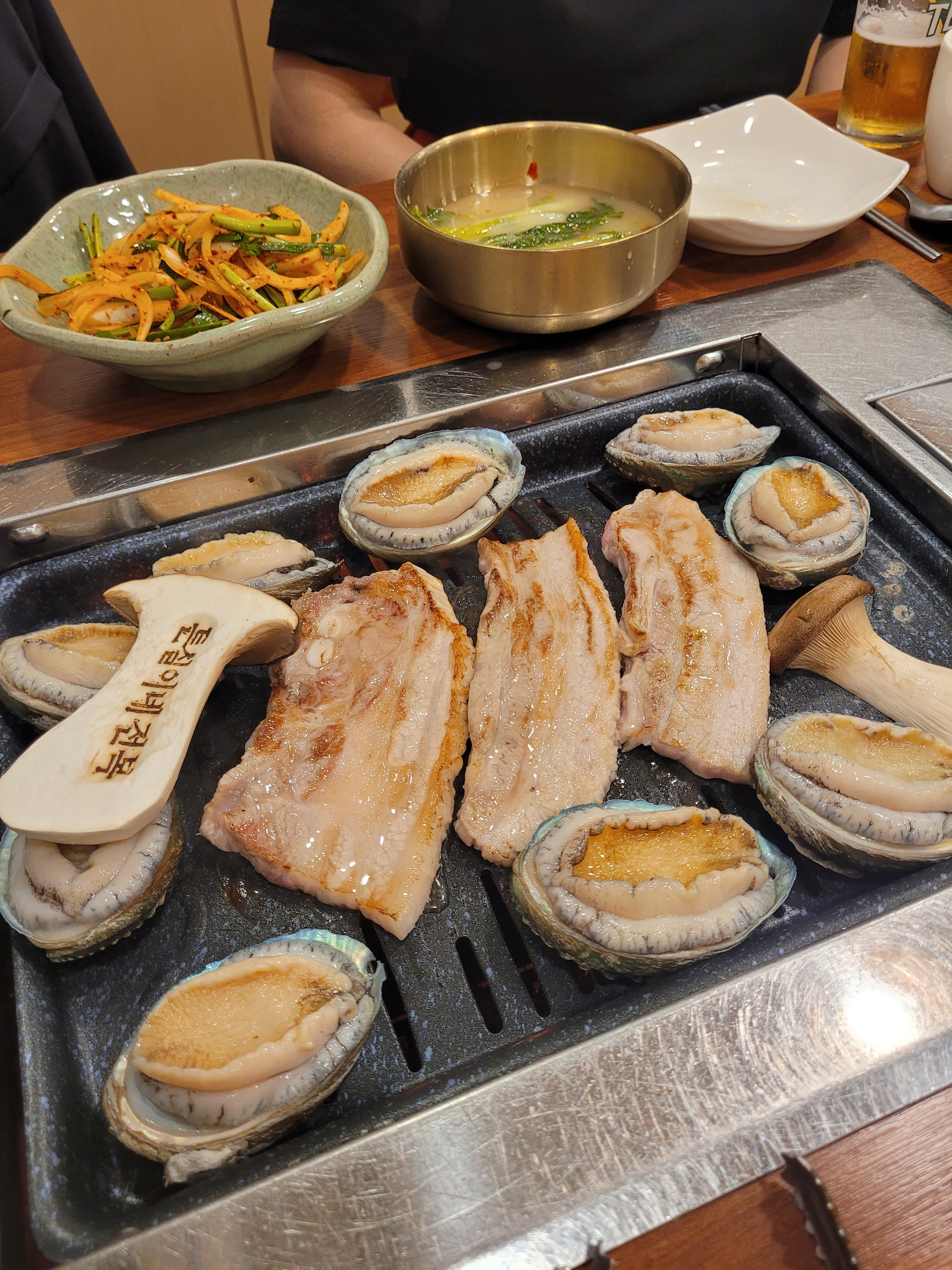 슬기로운 건강생활 전복 삼겹살 구이 전복회 목포 맛집 추천