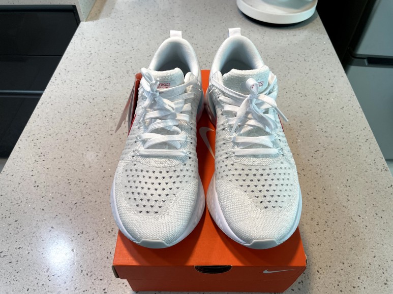 나이키 리액트 인피니티 런 플라이니트2 본품 1