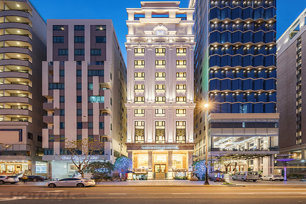 모나크 호텔 다낭 (Monarque Hotel Danang)