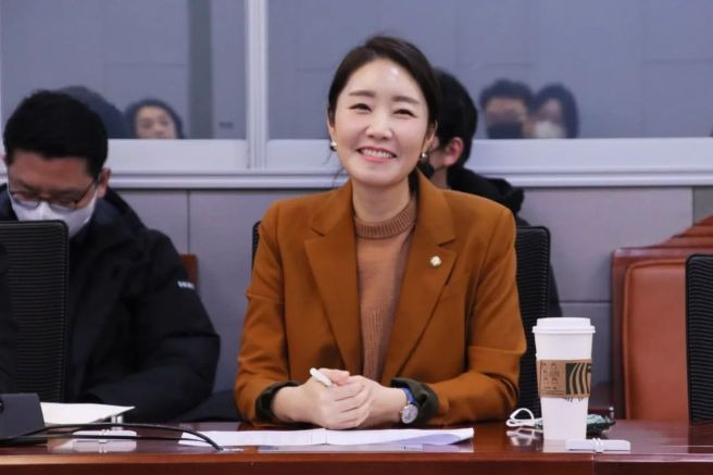 강선우 국회의원 프로필 총정리|나이·고향·학력·남편·가족·정치경력·갑질 의혹·공천헌금 재판