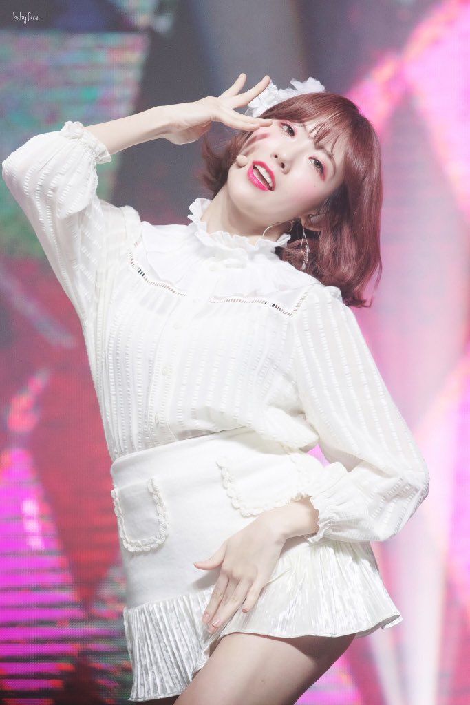 우주소녀 루다 인스타그램 사진 몸매