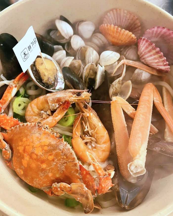 지금이 딱이야! 동해 바다 대게 해물칼국수 대게찜 경주 황리단길 맛집 추천 생방송투데이 자족식당