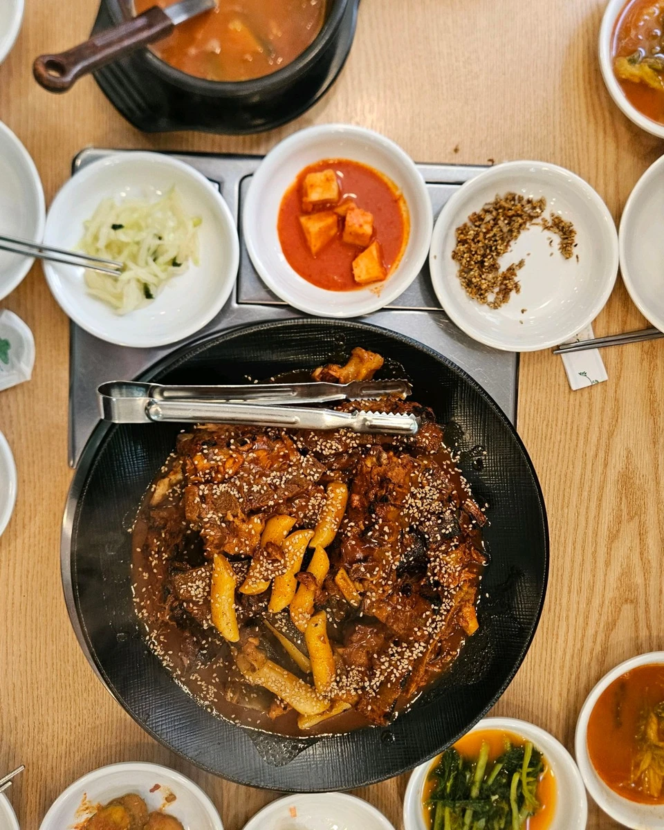 흰돌감자탕