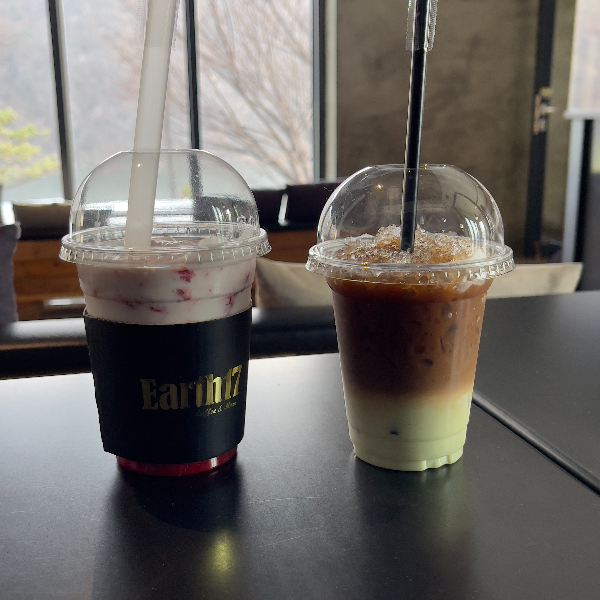 춘천 카페 어스17