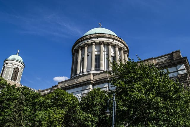 고대 로마의 바실리카 구조, 공공 공간 설계의 원형