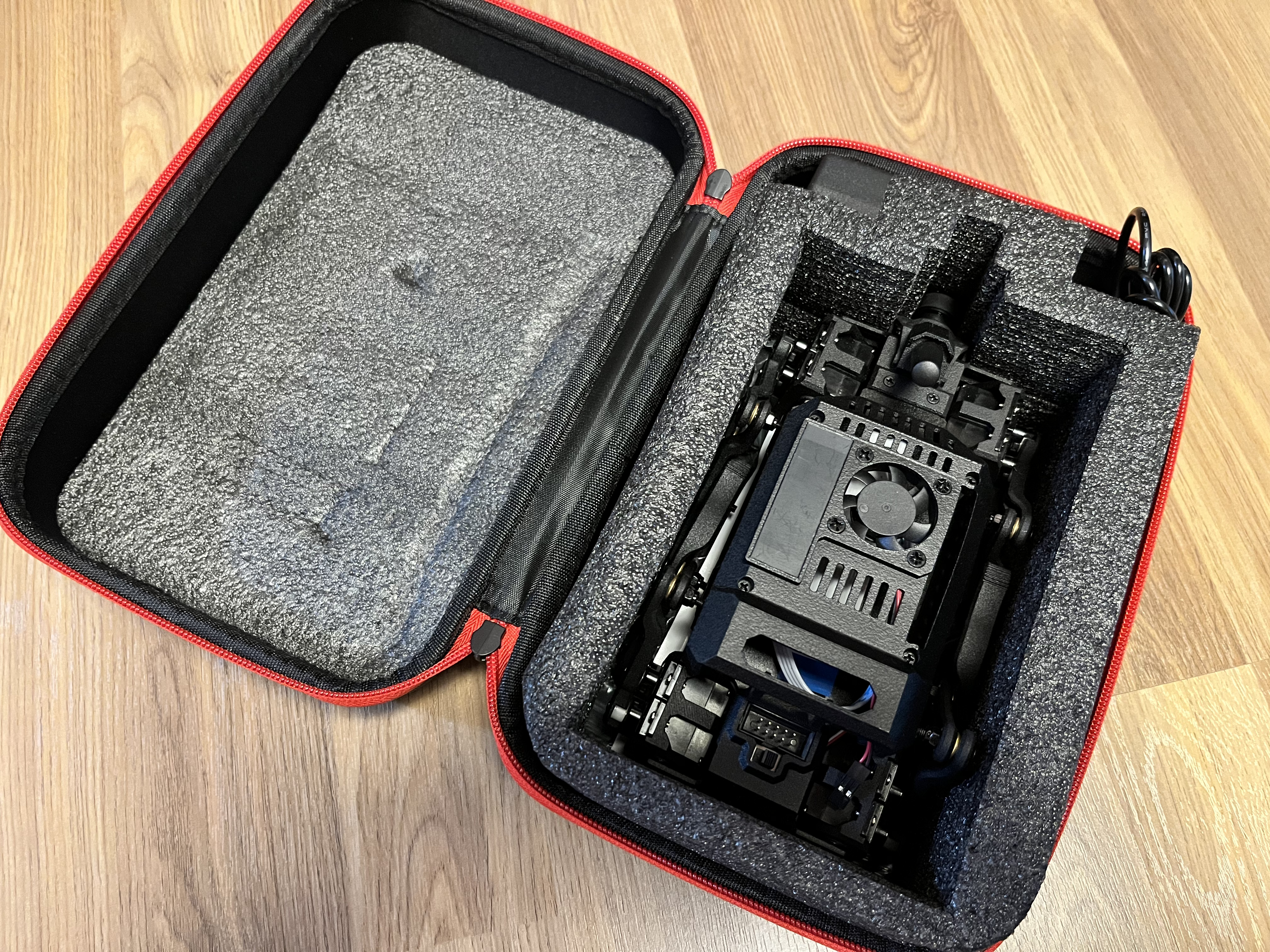 안전 파우치에 들어있는 WAVEGO