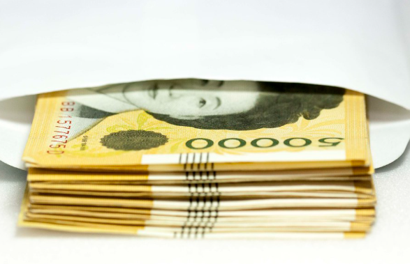 월급 봉투 사진