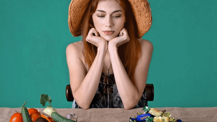 살빼기위해-다이어트-고민하는-모습