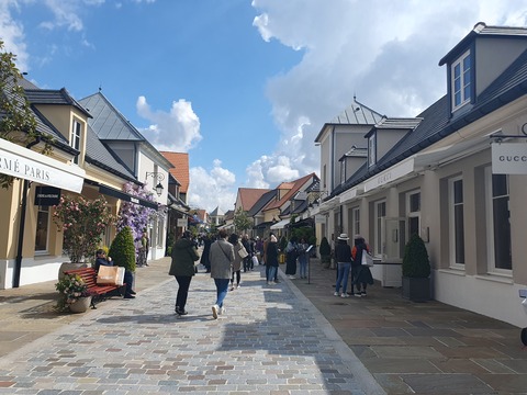 라발레빌리지-구찌