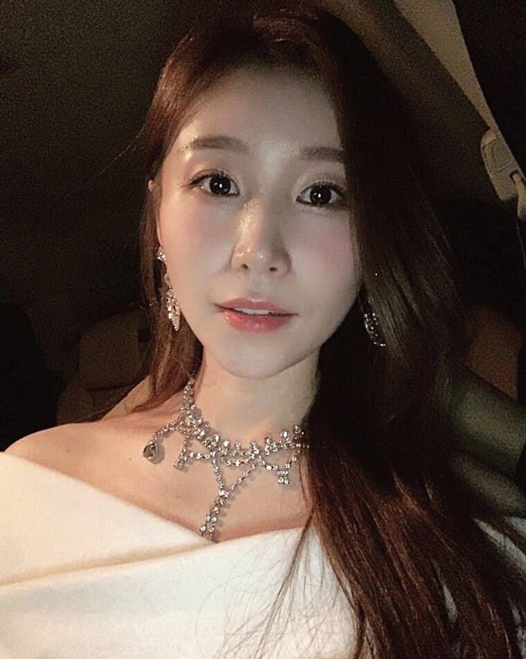 가수-이소나