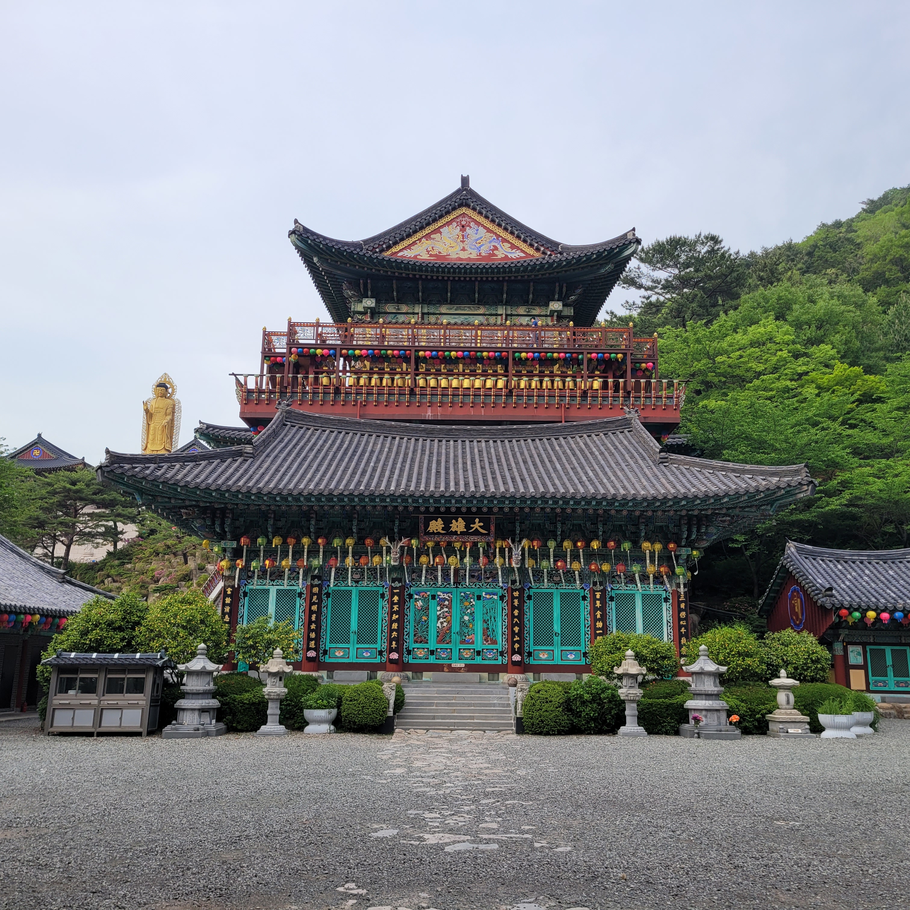 사천 백천사의 고즈넉한 사찰 전경