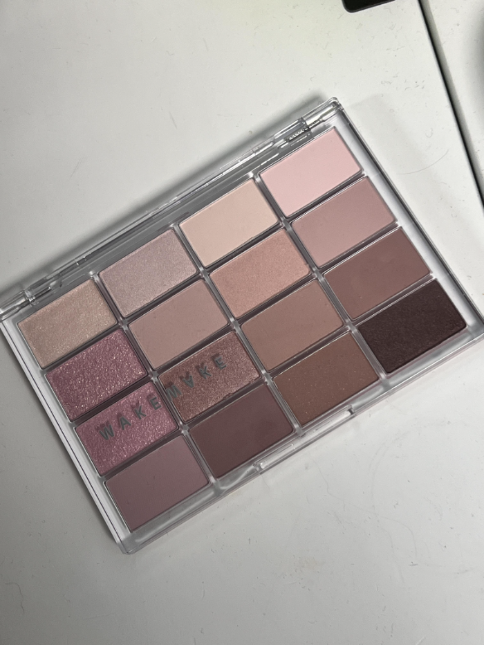 웨이크 메이크 생기블러링 섀도우 팔레트