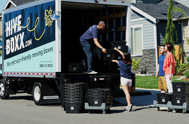 이삿짐 차에 싣는 사진