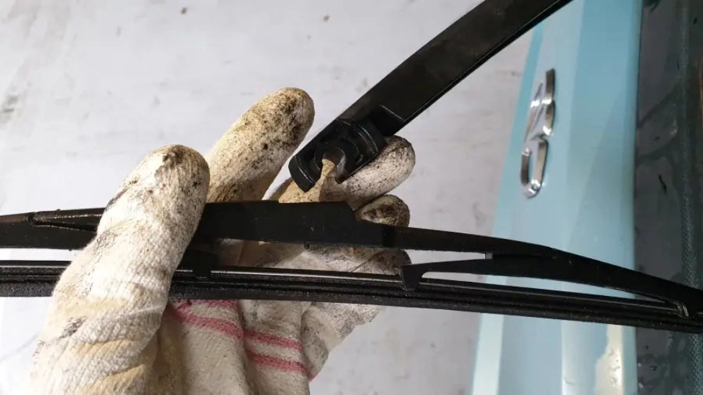 후방와이퍼 끼우는 방향