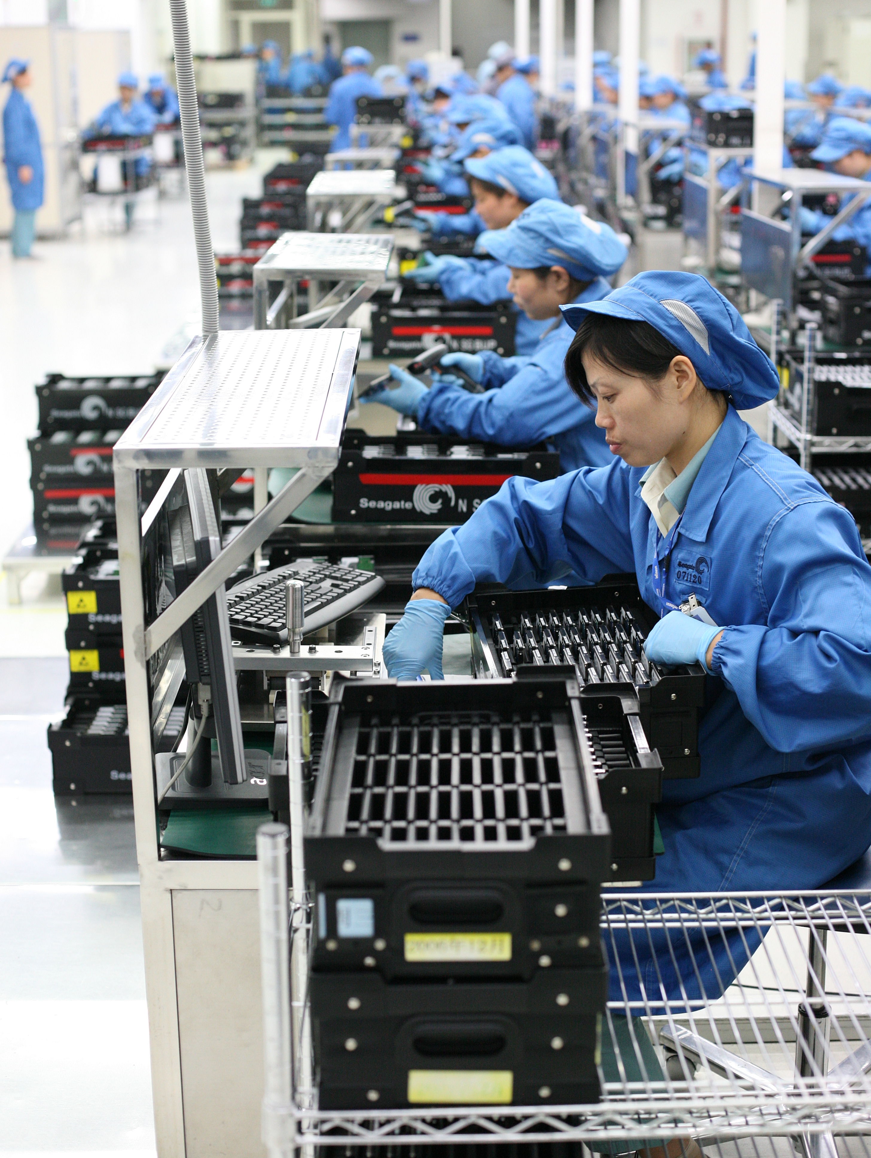 공장근로자-산업재해보상보험제도