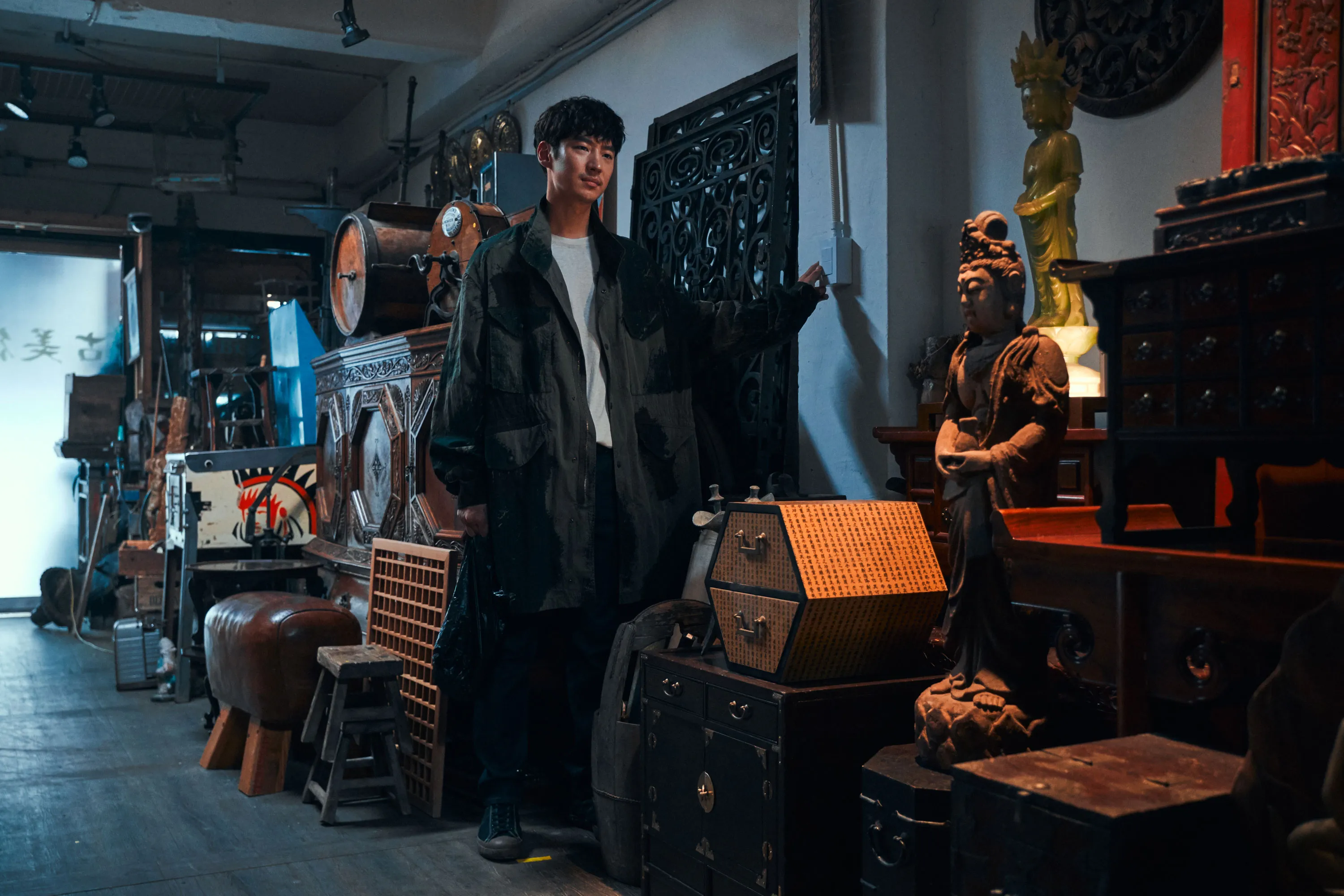 영화 도굴 강동구(이제훈)