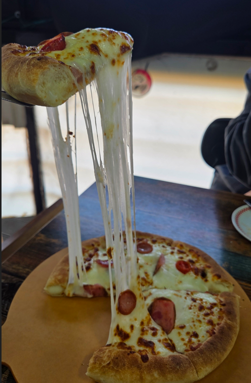 치즈크러스트피자 쭉~ 늘어나는 치즈