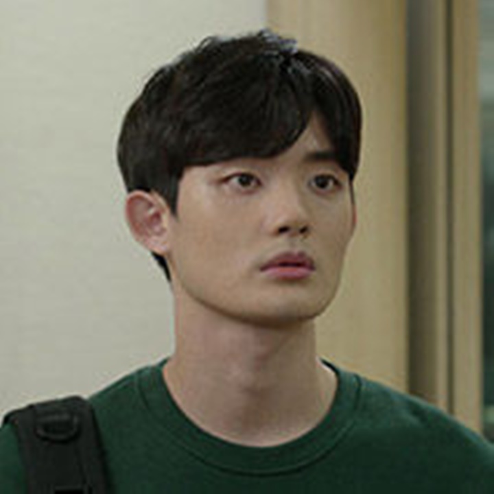 국가대표 와이프 등장인물