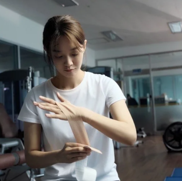 운동하는 신민아