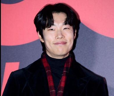 류준열 프로필 나이 고향 학력 인스타 사진전