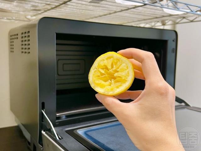 전자렌지 음식 냄새 제거 레몬