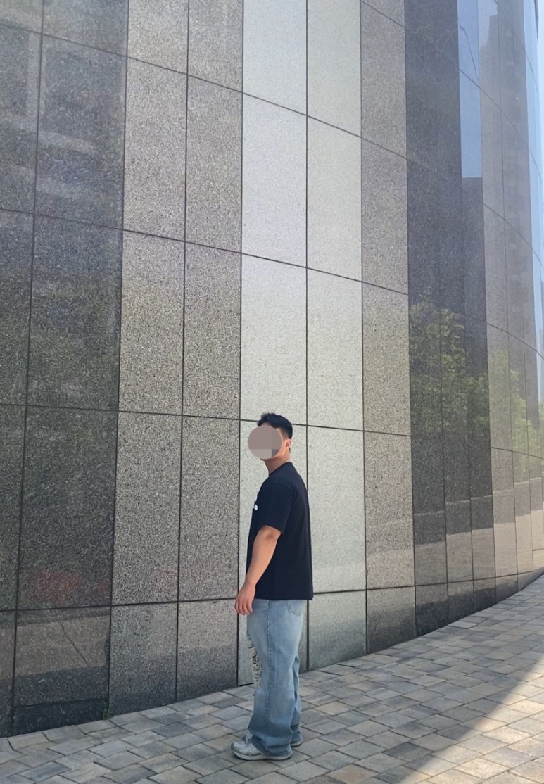 데일리룩(2024. 4. 28.)벡타르 반팔티, vectar. 반팔티, 벡타르 티셔츠, vectar. 티셔츠, vectar., 벡타르, 무신사스탠다드 데미지진, 아식스 조그 100 실버