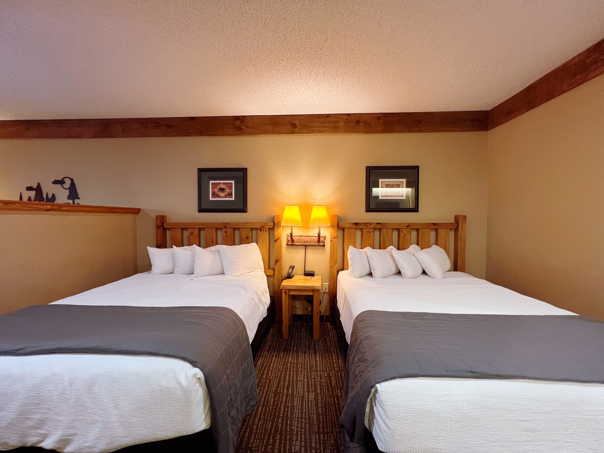 2 Queen beds of Family Suite at Great Wolf Lodge
