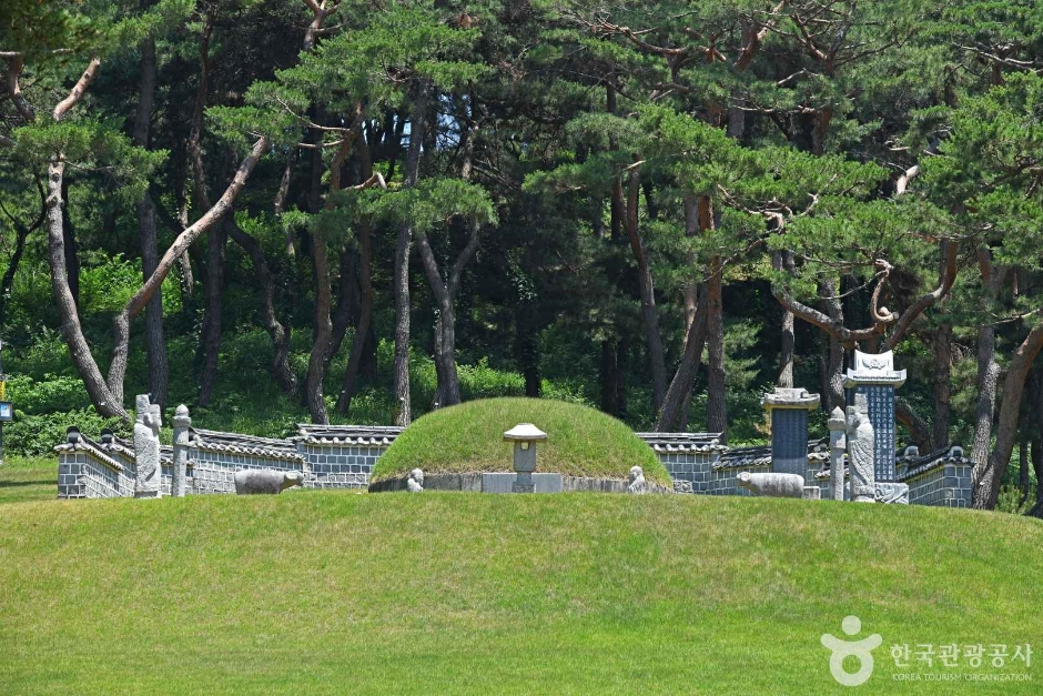 아산 이충무공 묘소 전경