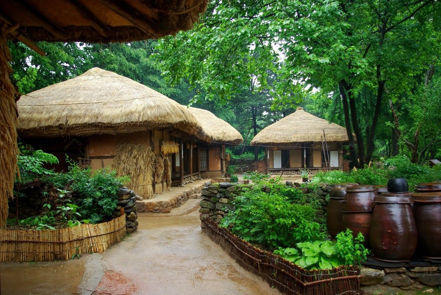 용인 민속촌 초가집