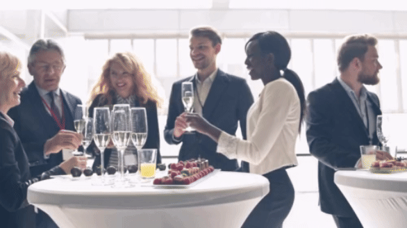 건배사 모음 송년회에서 돋보이는 건배사, 유머부터 감동까지