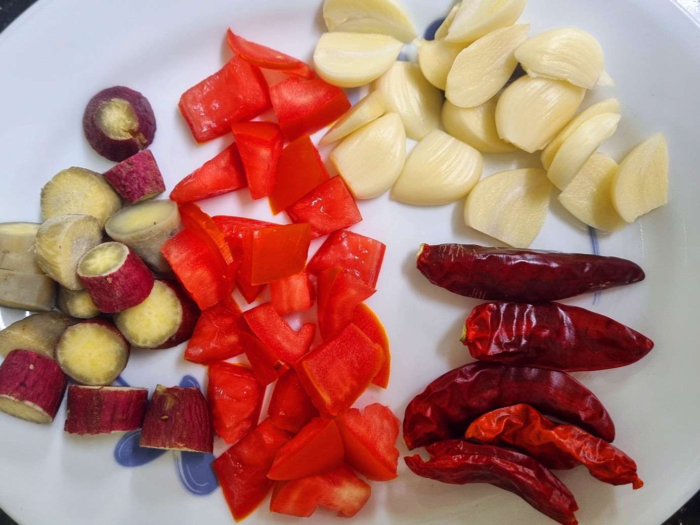 달콤함이 2배! 고구마 새우 감바스 만들기 레시피 