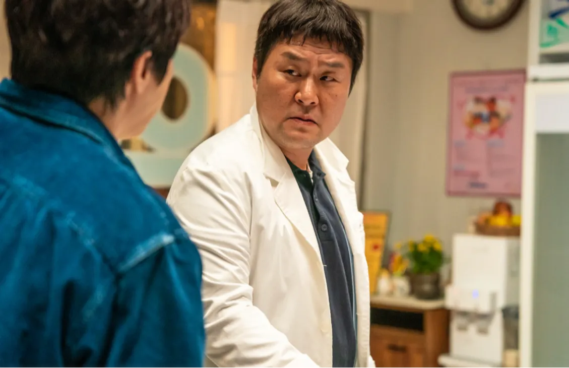 좀비딸 신기록, 조정석 좀비딸 1위, 조정석 영화, 여름 흥행 불패, 한국 코미디 영화, 박스오피스 1위, 좀비딸 후기, 좀비딸 평점, 조정석 코미디, 2025 영화 흥행, 천만 영화 후보, 좀비딸 박스오피스, 좀비딸 개봉 첫날, 한국 영화 최고 오프닝, 여름 영화 추천