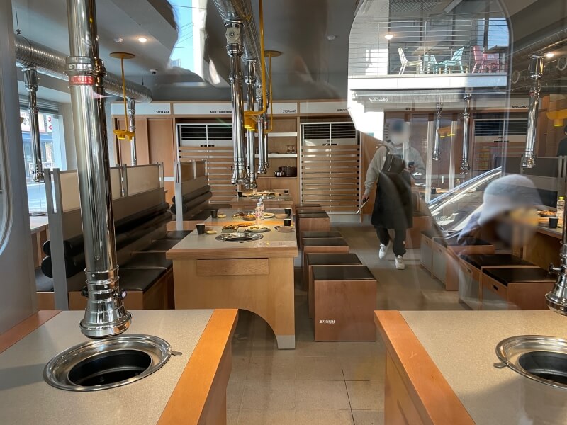 방이 먹자골목 신상 돼지 목살 맛집 꿉당 - 매장 좌석