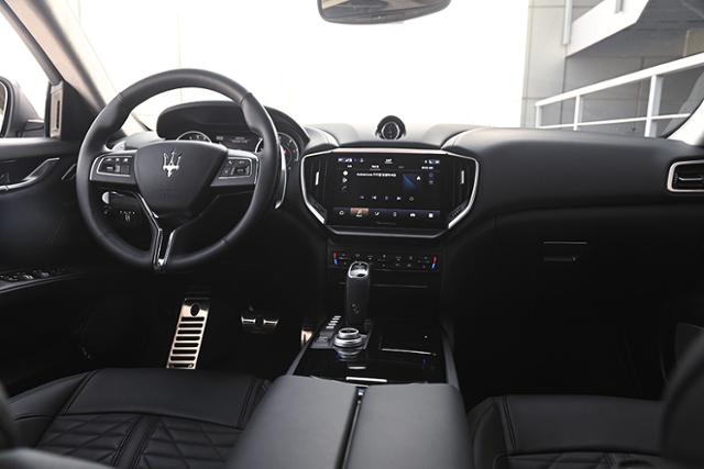 마세라티 기블리 GT 하이브리드