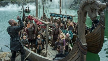 ragnar_travis_fimmel_is_still_in_charge_cr__bernard_walsh___history.jpg
