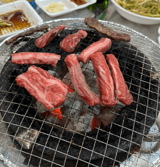 [6시 내고향] 울산 수암상가시장 수암한우야시장&amp;#44; 운영시간 한우시세 주차장 정보