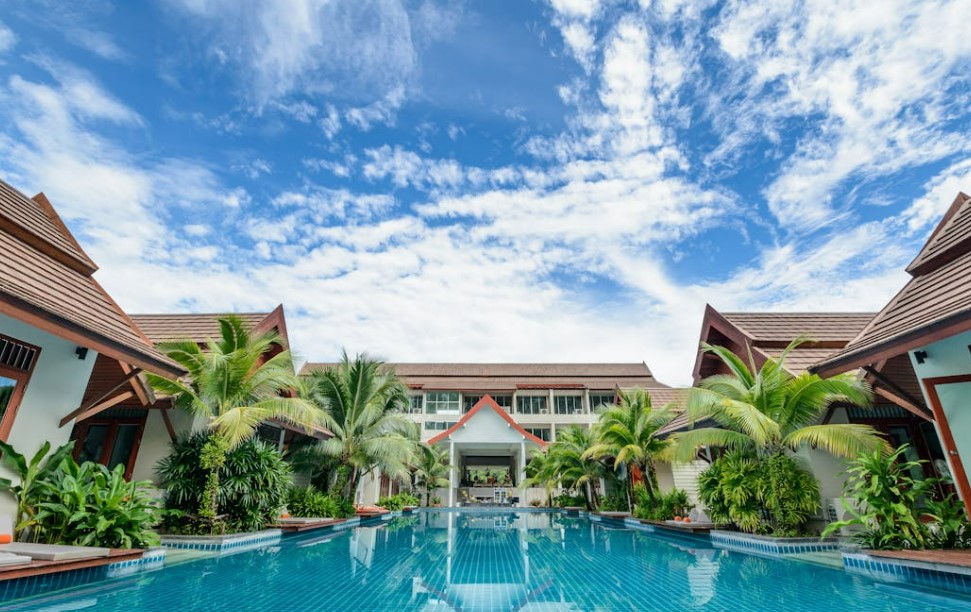 호텔 예약 어플 추천|가성비 숙소 찾는 앱 완벽 비교 2025