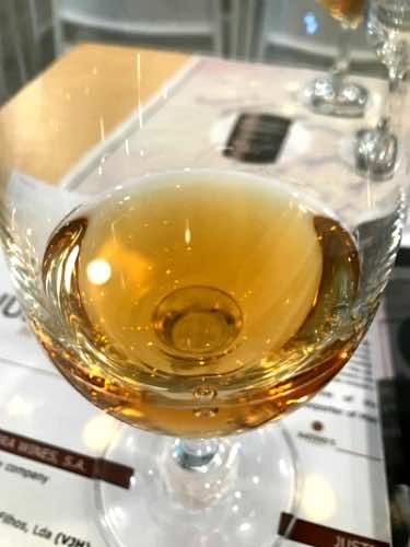 Justino's Madeira Sercial 10 years old의 색