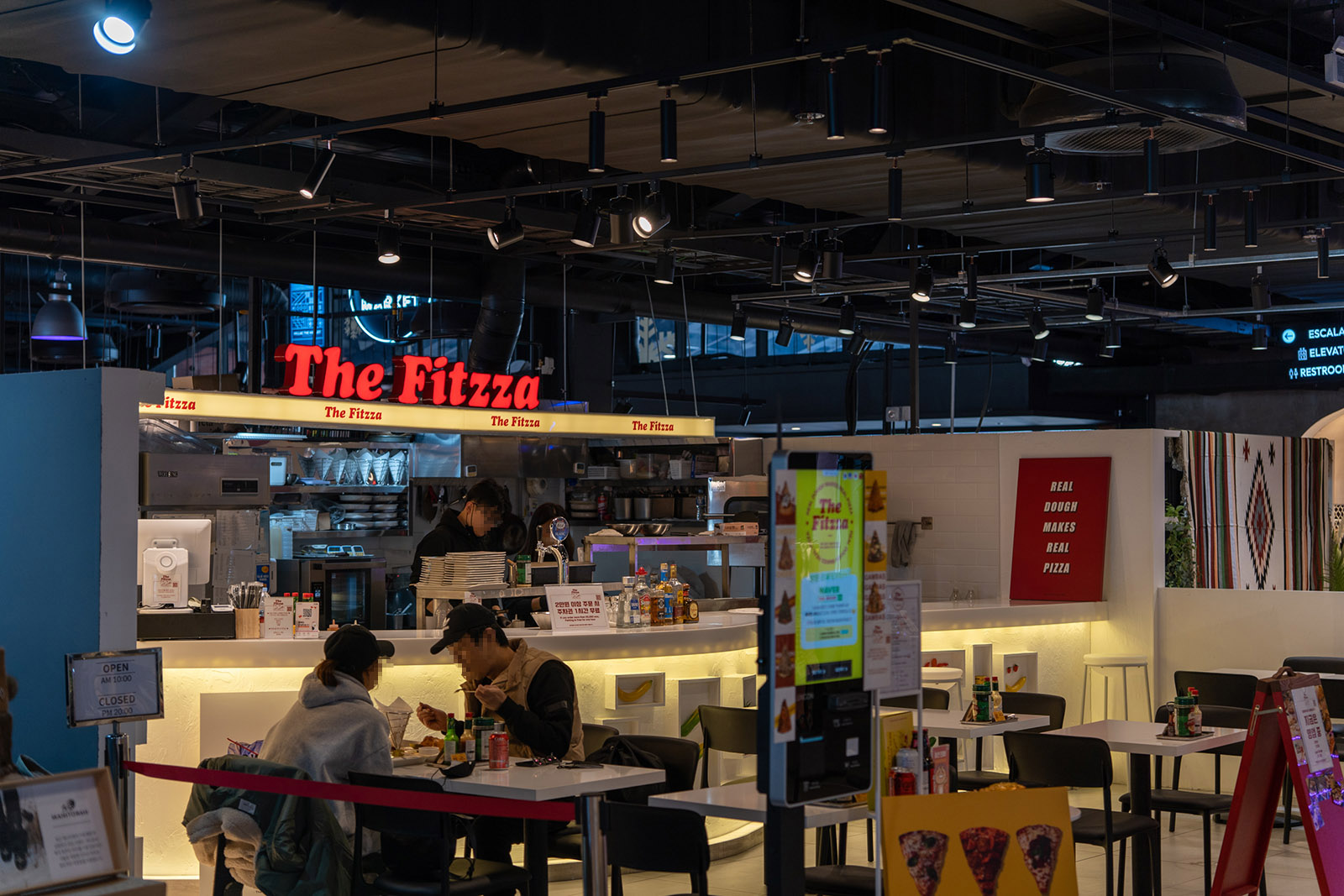 밀락더마켓(Millak the Market) 내부.