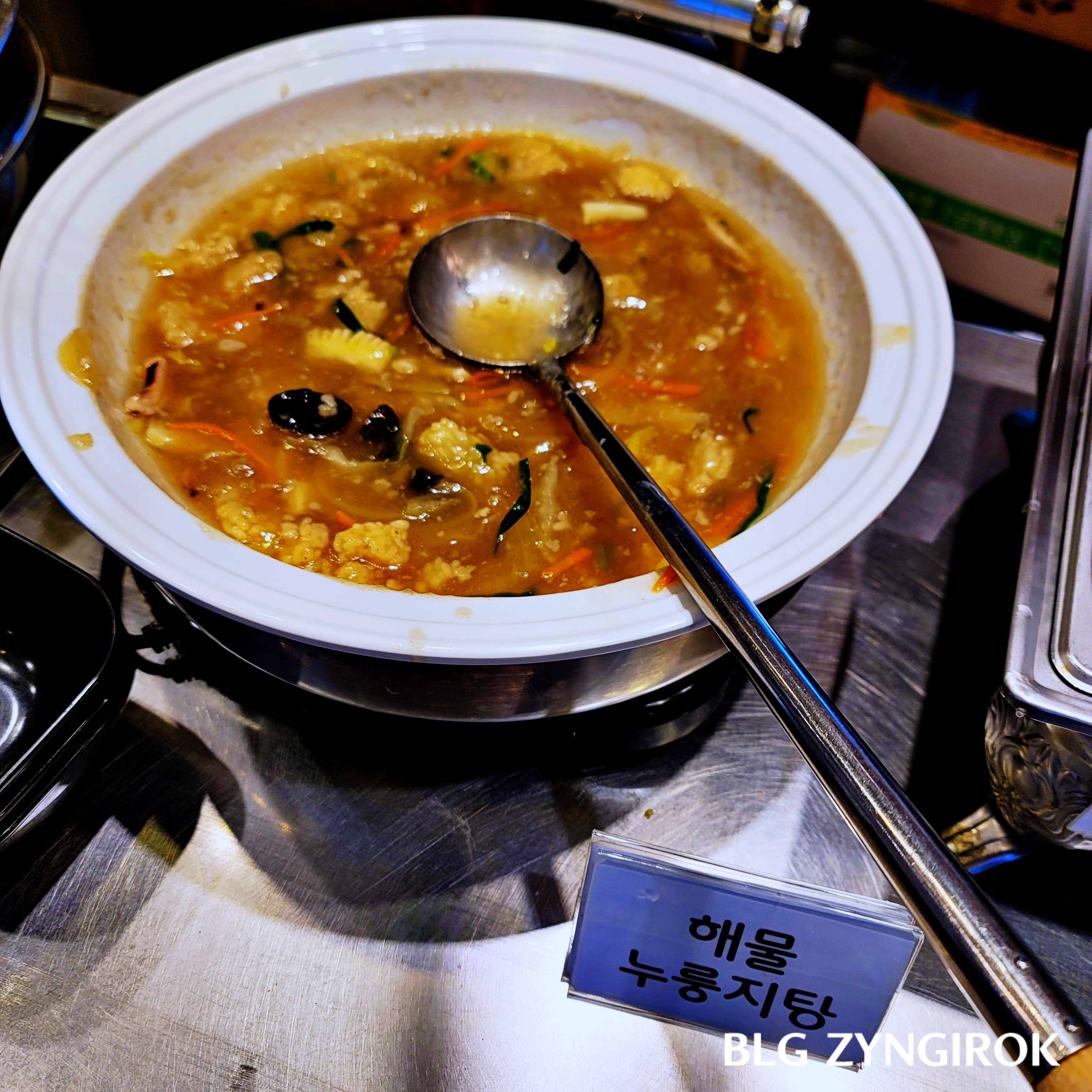 하얼빈 - 해물 누룽지탕 모습이다.