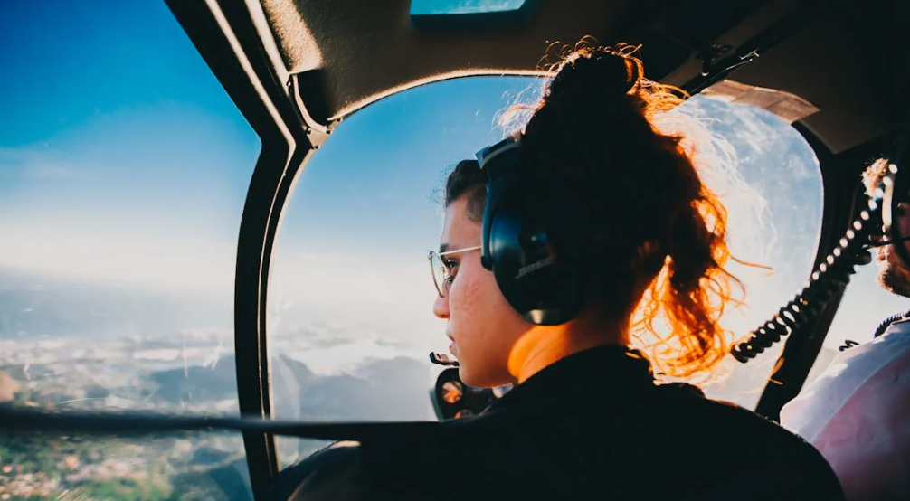 한국에서 여성이 파일럿 되는 방법과 사례에 관련된 사진