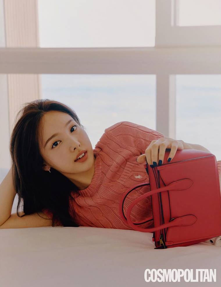 트와이스 코스모폴리탄 나연