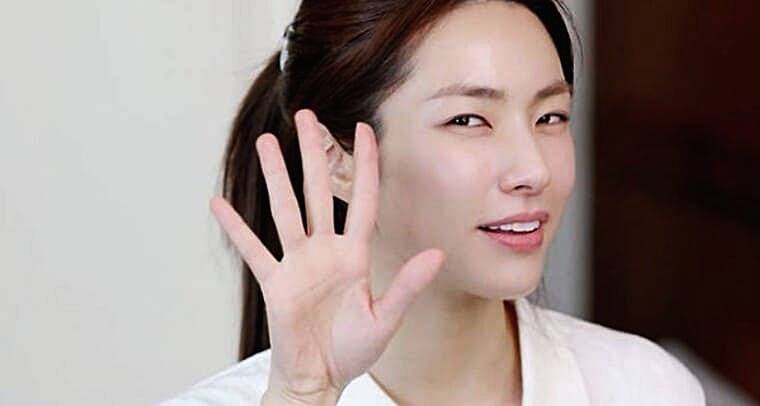 배우-하영