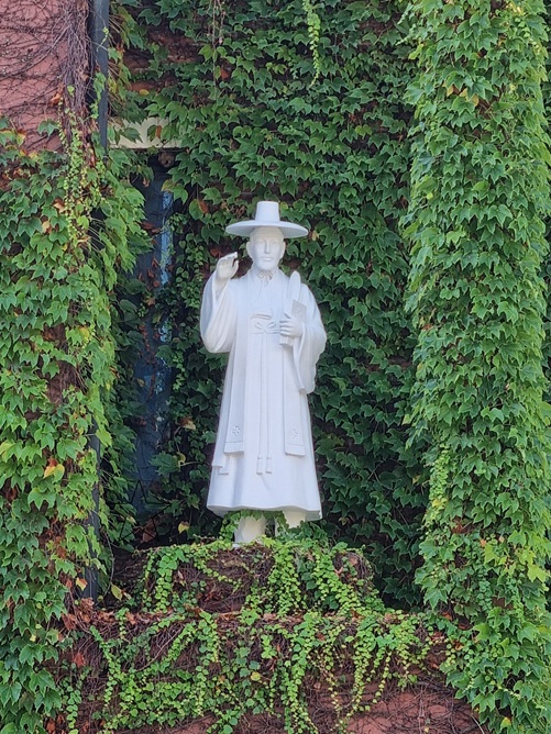 부산 장림성당에 있는 성 김대건 안드레아 상