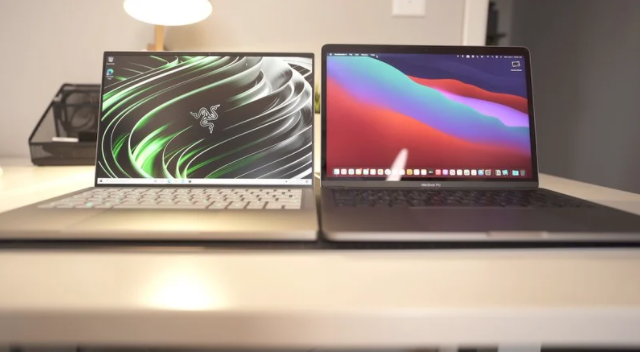 맥북 프로 m1 - 크기 비교