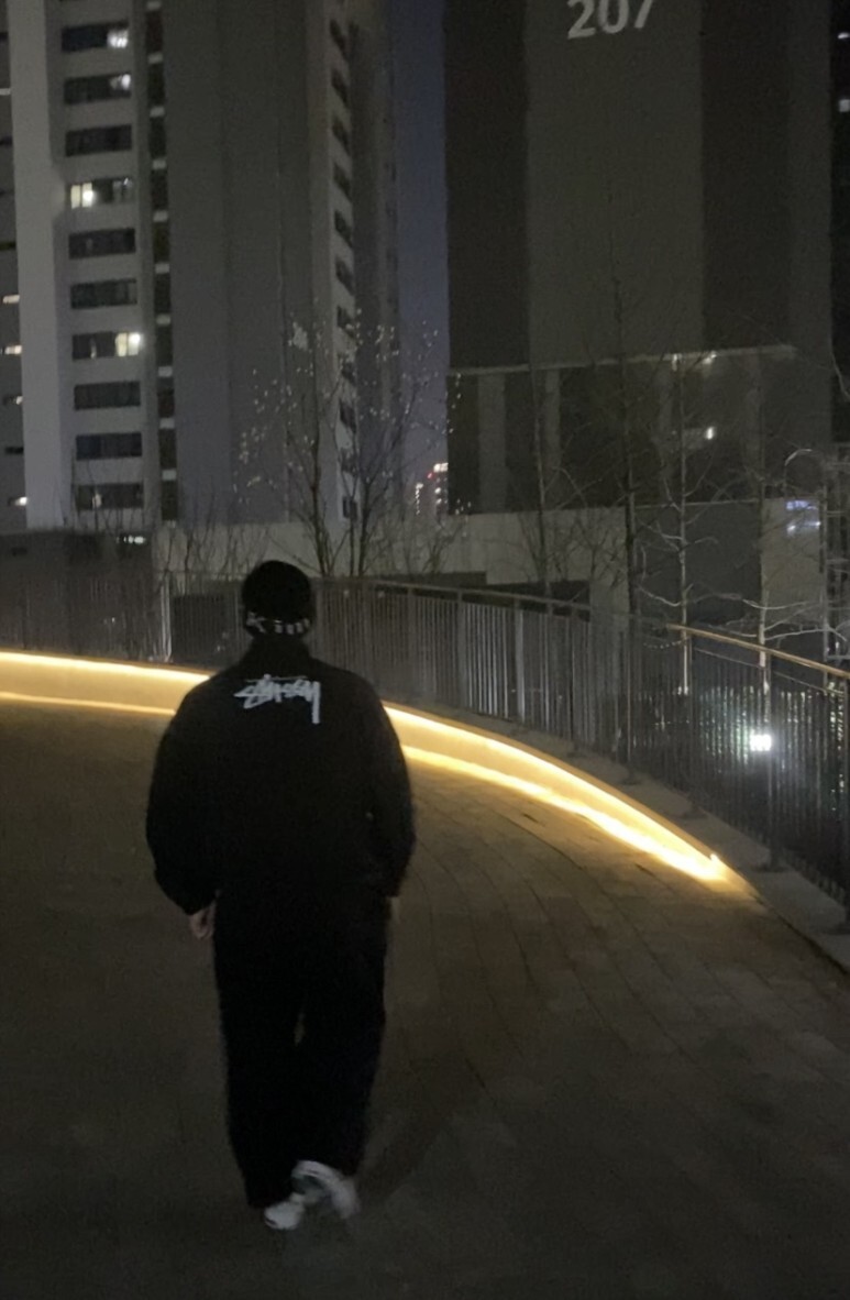 데일리룩(오뭘입)_마뗑킴 Matin Kim비니, 스투시 나투시 아노락, 무탠다드 와이드 트레이닝팬츠, 아식스 젤 카야노, 남자데일리룩, 남자데일리코디, 남자데일리패션, ootd