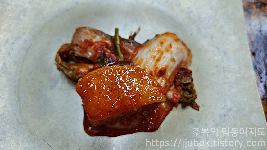 바베큐광장-밑반찬-김치