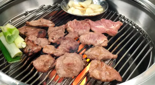 신사돼지뽈집